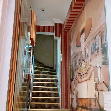 Center Hotel